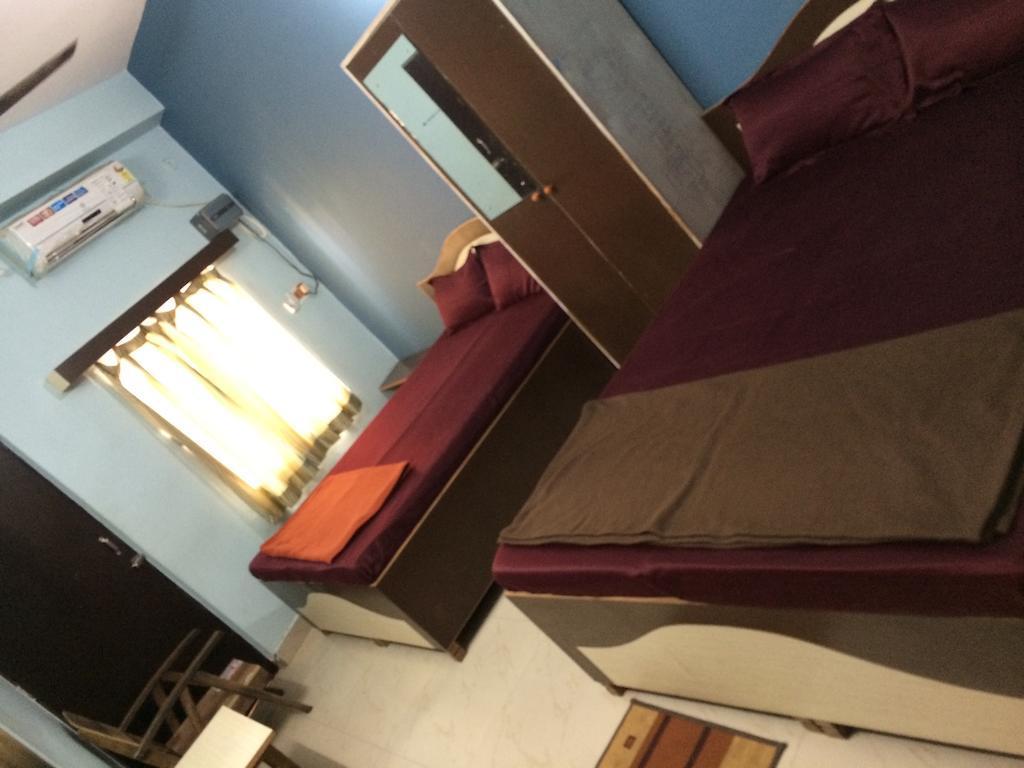 Hotel Pragya International Varanasi Quarto foto