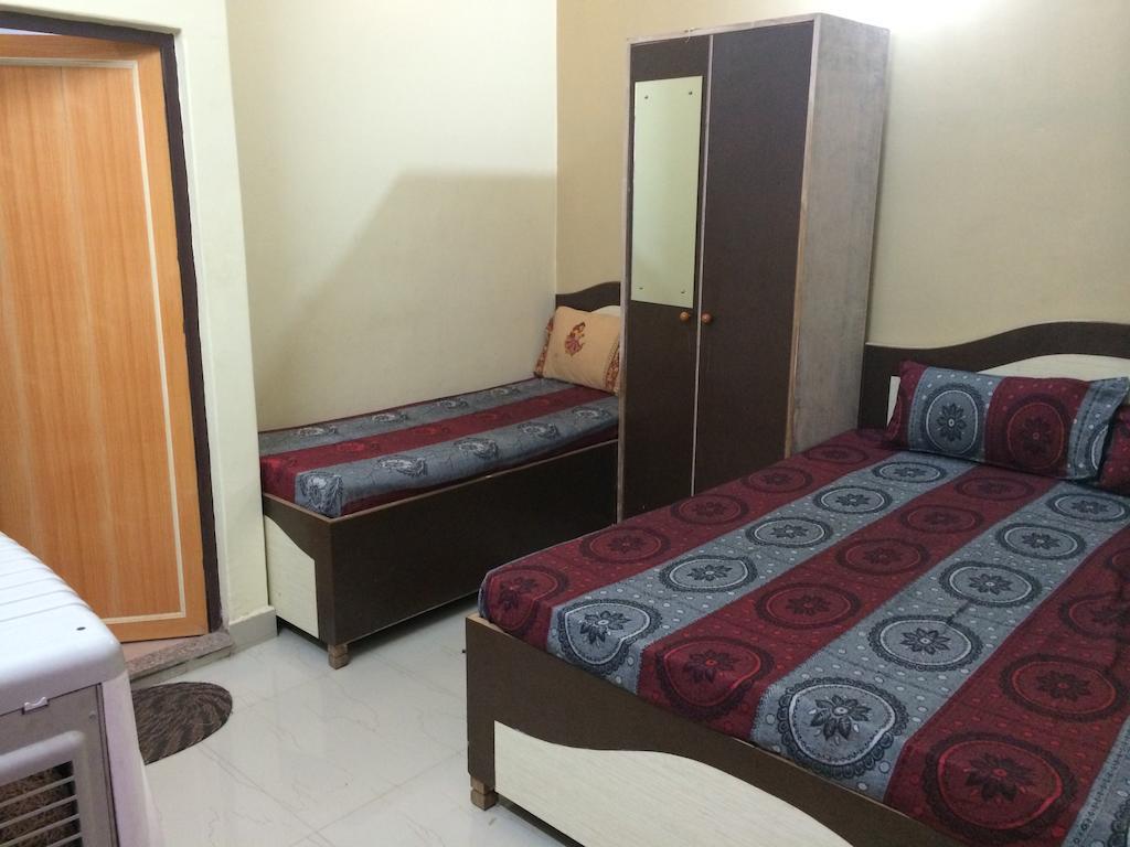 Hotel Pragya International Varanasi Quarto foto